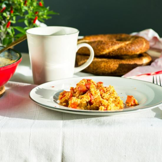 Turkish Scrambled Eggs - Recipe photo by mondomulia
