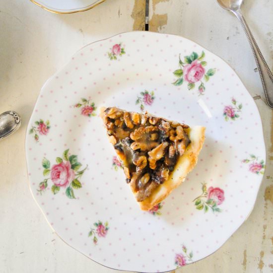 Caramelized Walnut Tart - Recipe photo by sabine@mamangerie