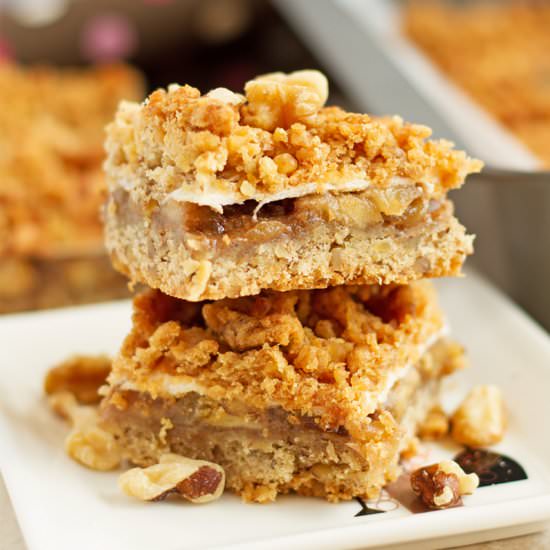 Meringue Apples Crumble Bars - Recipe photo by ilonaspassion