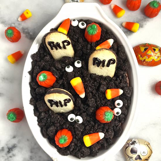 Graveyard Chocolate Cheesecake Dip - Recipe photo by Grits and Pinecones