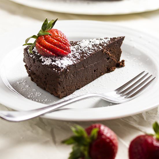 Easy Flourless Chocolate Cake - Recipe photo by justalittlebitofbacon