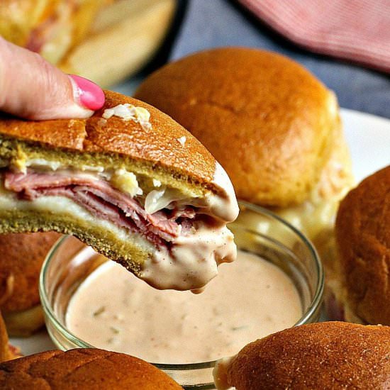 Reuben Sliders - Recipe photo by DishofDailyLife