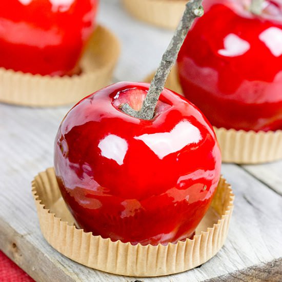 Candy Apples - Recipe photo by spicedblog