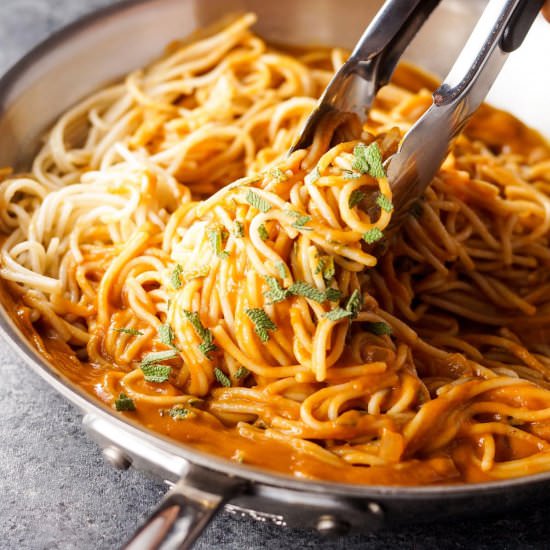 Vegan Tuscan Pumpkin Sauce - Recipe photo by detoxinista