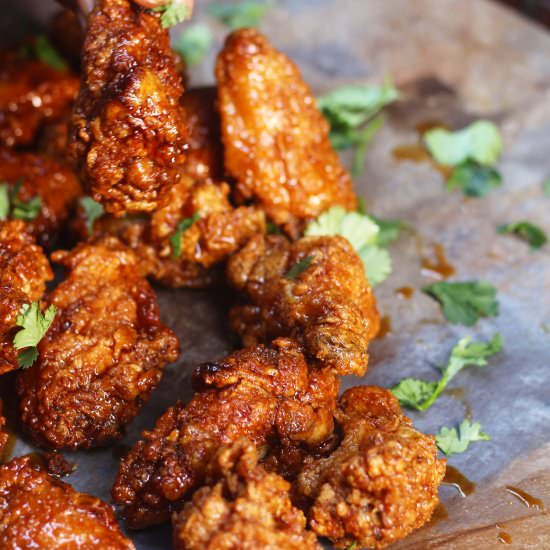 Sticky Crispy Garlic Chicken Wings - Recipe photo by evseats
