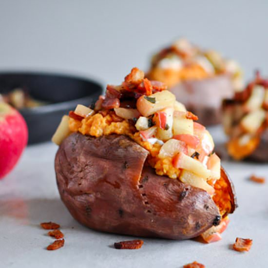 Apple bacon stuffed sweet potatoes - Recipe photo by HowSweetEats