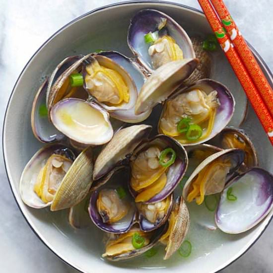 Japanese Steamed Clams - Recipe photo by rasamalaysia