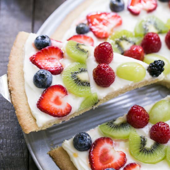 Fresh Fruit Pizza - Recipe photo by thatskinnychickcanbake