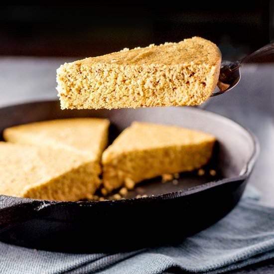 Vegan Skillet "Cornbread" - Recipe photo by detoxinista