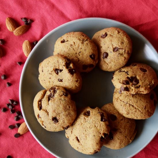 Almond Butter Chocolate Cookies - Recipe photo by naturalfitdiet