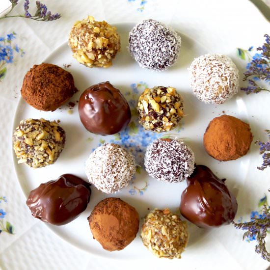 How to make cake balls - Recipe photo by whatsarahbakes