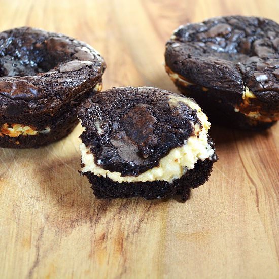 Cheesecake Stuffed Brownie Cups - Recipe photo by lightscamerabake