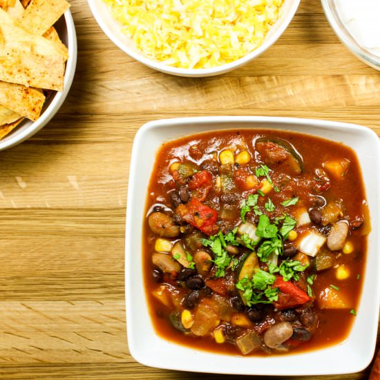 Slow Cooker Roasted Pepper Chili - Recipe photo by Bites of Flavor