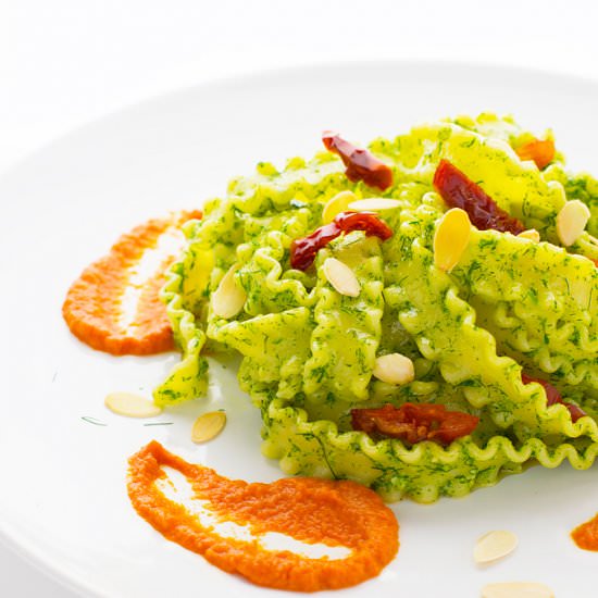 Pasta with Pesto and Dried Tomatoes - Recipe photo by inviaggioincucina