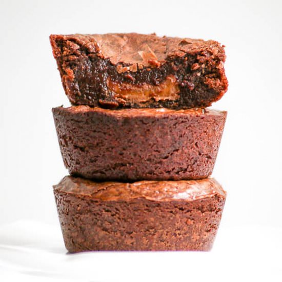 Gooey Candy Bar Brownie Cups - Recipe photo by Desserts Required