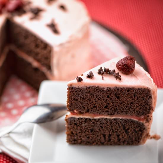Chocolate Strawberry Cake - Recipe photo by meemiskitchen