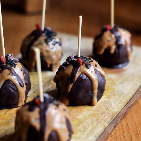 Raw Toffee Apple Cakes - Recipe photo by thehungryherbivores