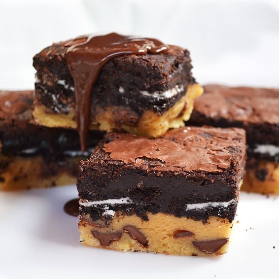 Chocolate Chip Oreo Brownies - Recipe photo by lightscamerabake