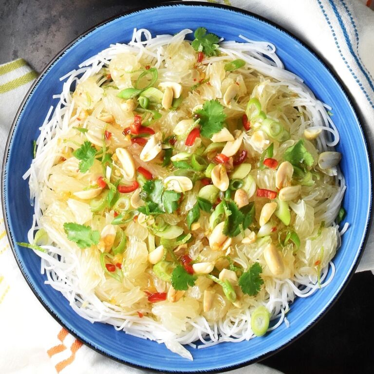 Vegetarian Pomelo Salad - Recipe photo by everydayhealthyrecipes