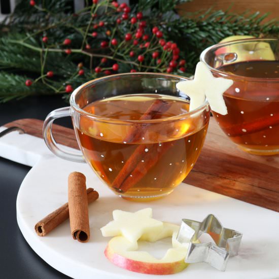 Apple Cinnamon Tea - Recipe photo by itsprettynice