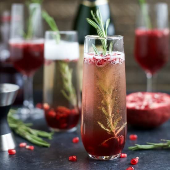 Sparkling Pomegranate Mimosas - Recipe photo by joyfulhealthyeats