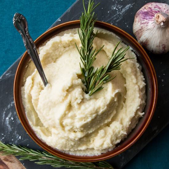 Garlic Cauliflower Potato Mash - Recipe photo by megiswell