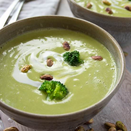 Creamy Broccoli Pistachio Soup - Recipe photo by Sugar Free Londoner