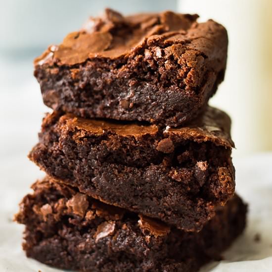 Homemade Chewy Brownies - Recipe photo by countryside cravings