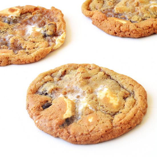 Cornflake Marshmallow Cookies - Recipe photo by Sweetest Menu