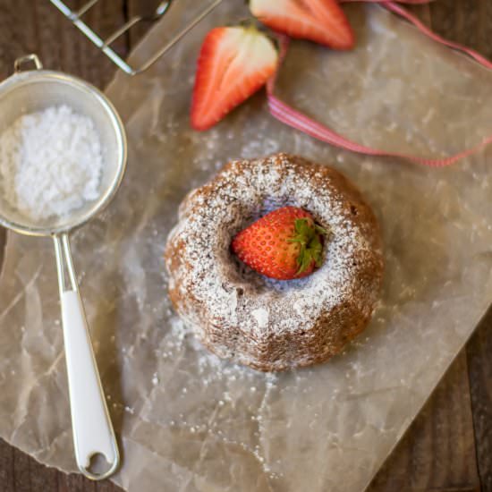 Mini Pumpkin Bundt Cakes - Recipe photo by tiffanybendayan