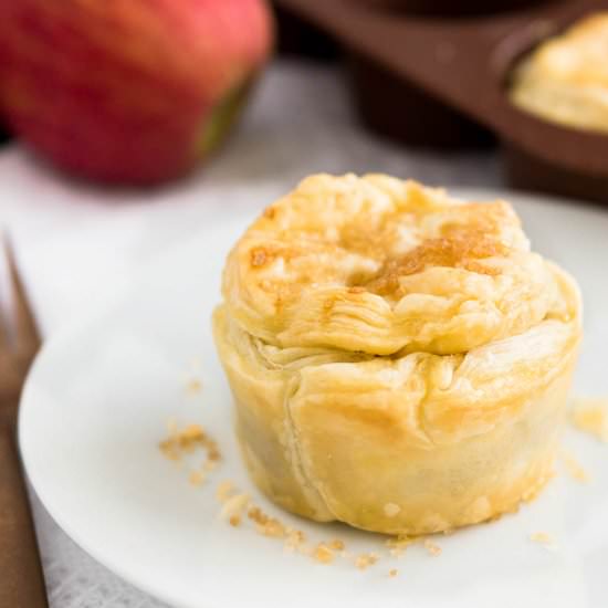 Mini Apple Pies - Recipe photo by platedcravings