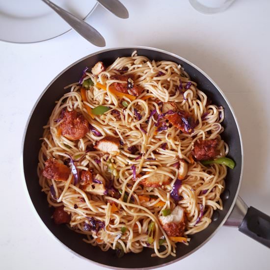 Chilli-garlic-chicken noodles - Recipe photo by nusrath
