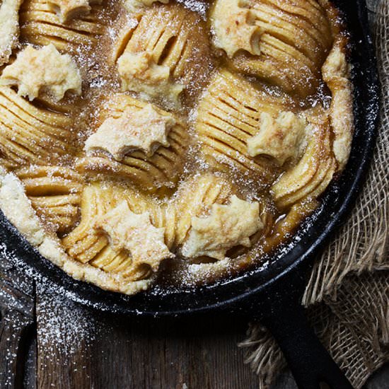 Rustic Skillet Spiral Apple Pie - Recipe photo by seasonsandsuppers