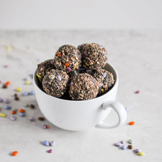 no bake chocolate pb snack bites - Recipe photo by HowSweetEats
