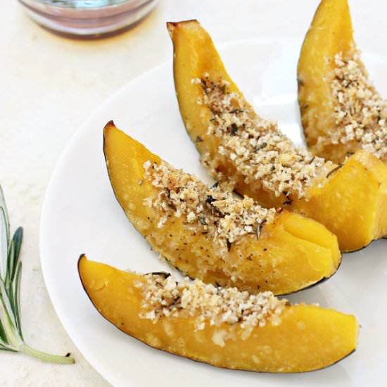 Rosemary Panko Acorn Squash - Recipe photo by ohmyveggies