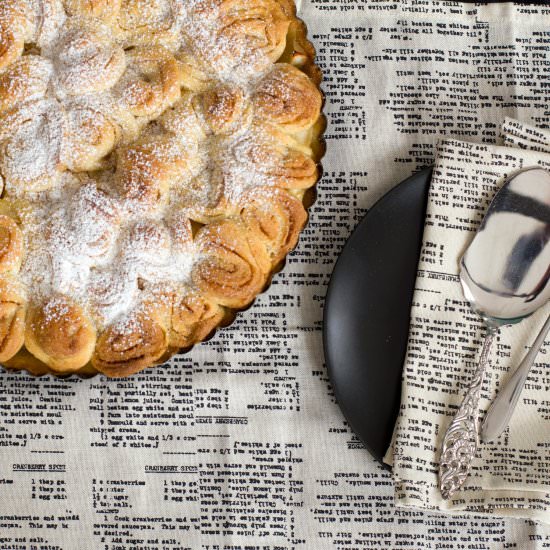 Cinnamon Roll Apple Tart - Recipe photo by zuckerbaeckerin