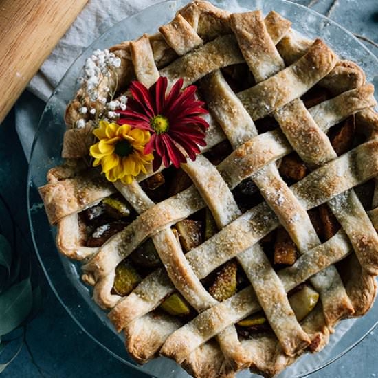 Chai Spice Vegan Pear Pie - Recipe photo by thealmondeater