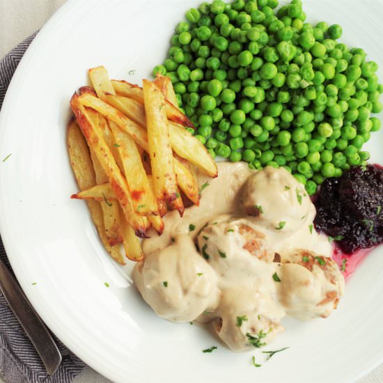 Vegan Swedish Meatballs & Gravy - Recipe photo by euphoricvegan