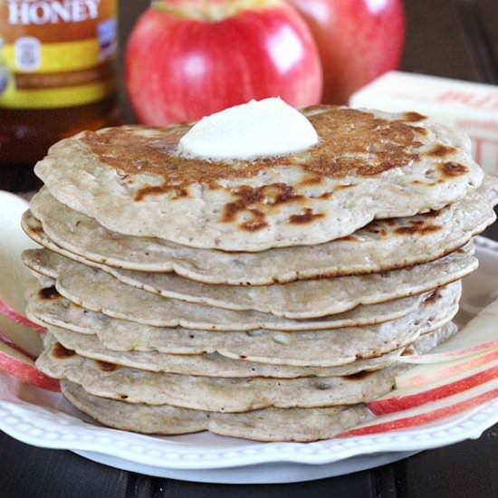 Eggless Apple Pancakes - Recipe photo by kushigalu