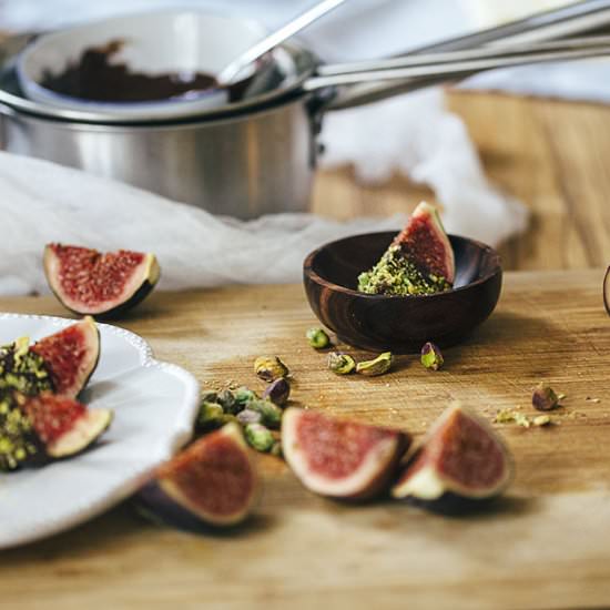 Pistachio chocolate dipped figs (V) - Recipe photo by VibrantFoodStories