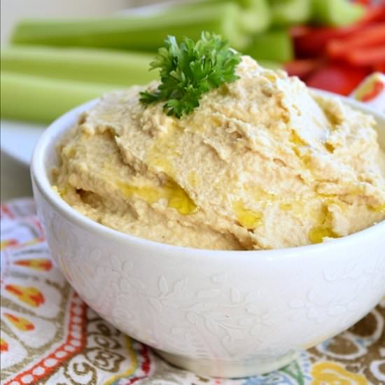 Easy Hummus - Recipe photo by theschmidtywife