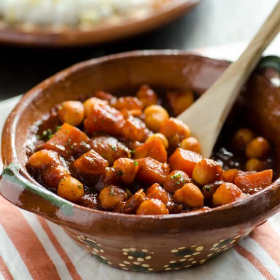 Mexican Potato and Chickpea Stew - Recipe photo by dorastable