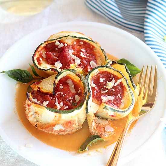 Skinny Zucchini Lasagna Rolls - Recipe photo by Delightful Mom Food