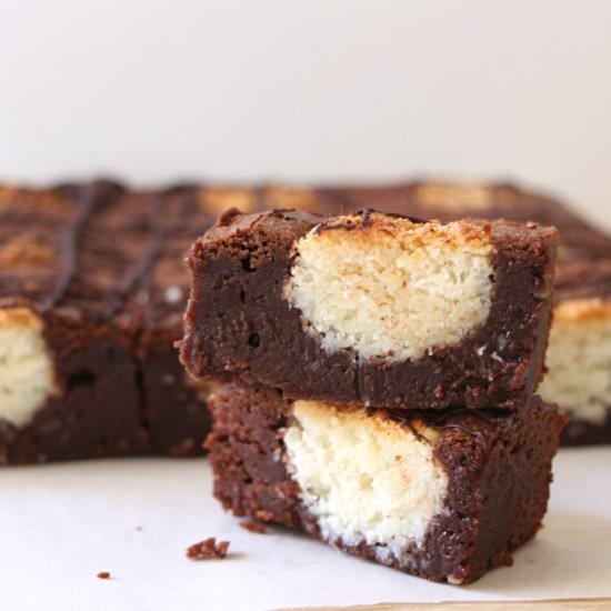 Coconut Macaroon Brownie - Recipe photo by The Happy Cooking Friends