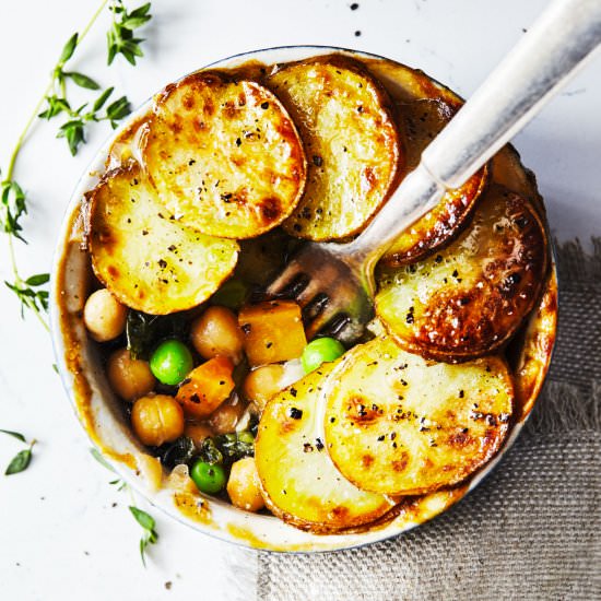 Veggie Pot Pie with Crispy Potatoes - Recipe photo by Natural Girl Modern World