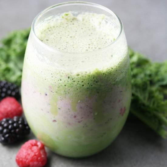 Healthy Kale berry smoothie - Recipe photo by FoodFlavorz
