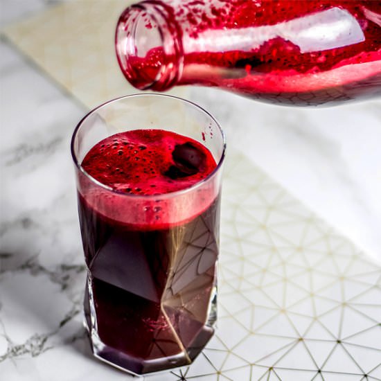 Beetroot, Apple & Ginger Juice - Recipe photo by VegDept.