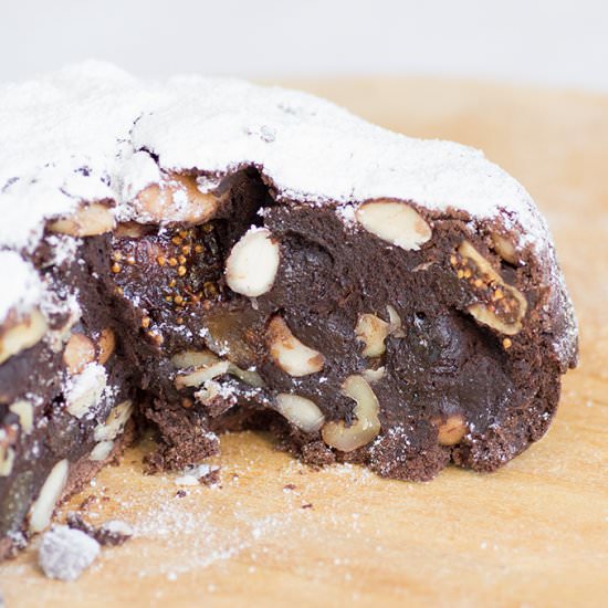 Italian sweet cocoa bread - Recipe photo by TheBlackFig