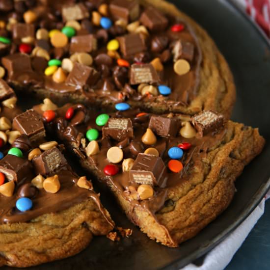 Loaded Chocolate Chip Cookie Pizza - Recipe photo by Kleinworth &amp; Co