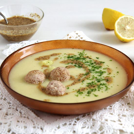 Cauliflower Soup with Almond Balls - Recipe photo by adinutza
